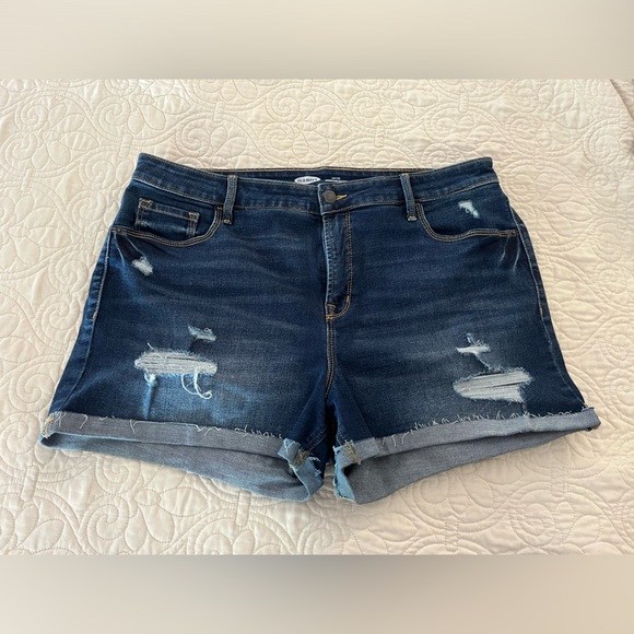 Women’s High-Waisted Jean Shorts - Picture 4 of 7